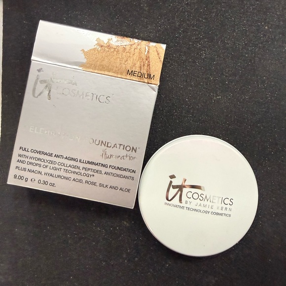 *NIB* IT COSMETICS Celebration Illumination Foundation-Medium Full-Size, .30 oz. - Picture 5 of 14